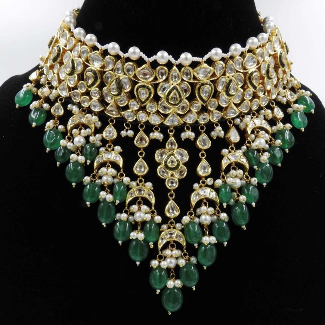 Traditional Indian Kundan Necklace and earings.